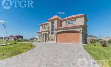 Elegante recinto en La Providencia Country & Club