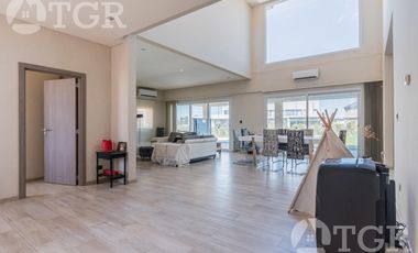 Elegante recinto en La Providencia Country & Club