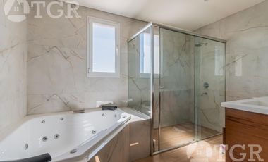 Elegante recinto en La Providencia Country & Club