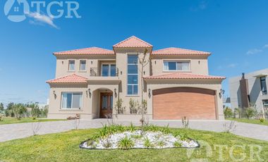 Elegante recinto en La Providencia Country & Club