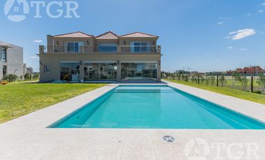 Elegante recinto en La Providencia Country & Club