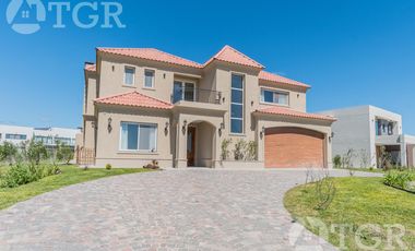 Elegante recinto en La Providencia Country & Club