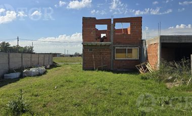 Casa a terminar en Tristán Suarez Barrio Mi Tierra