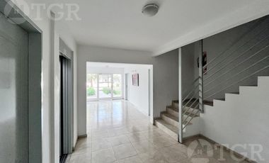 Venta Departamento 4 ambientes en  Altos de San Fernando.