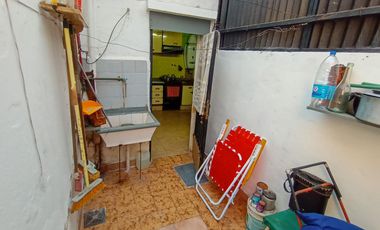 Alquiler PH en Remedios De Escalada 3 ambientes al Frente con entrada de auto.