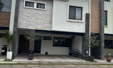 Casa en Renta, Fraccionamiento Arboreto, Forjadores, Periferico