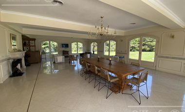 Venta- Lujos Casa  en Haras del Sur de 1100 m2 sobre 8000m2 de lote - Renta