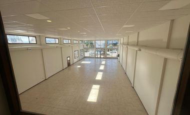 EXCELENTE LOCAL CON ESTACIONAMIENTO CENTOR BARILOCHE