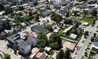 EXCELENTE LOCAL CON ESTACIONAMIENTO CENTOR BARILOCHE