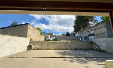 EXCELENTE LOCAL CON ESTACIONAMIENTO CENTOR BARILOCHE