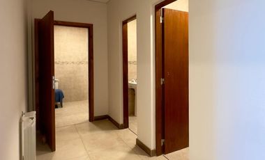 EXCELENTE LOCAL CON ESTACIONAMIENTO CENTOR BARILOCHE