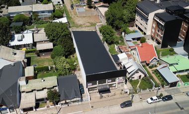 EXCELENTE LOCAL CON ESTACIONAMIENTO CENTOR BARILOCHE