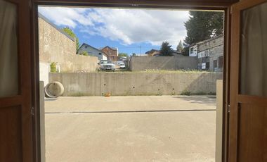 EXCELENTE LOCAL CON ESTACIONAMIENTO CENTOR BARILOCHE