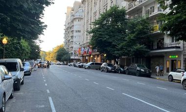 Elegante Departamento en  Alquiler en Avenida Alvear y Callao