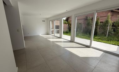 Casa a estrenar en San Isidro
