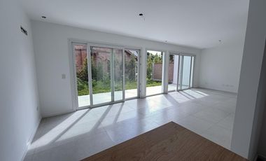 Casa a estrenar en San Isidro