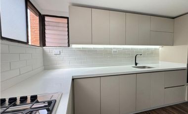 VENTA DE APARTAMENTO EN EL POBLADO, EL CAMPESTRE - REMODELADO
