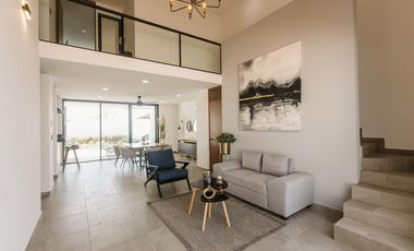Casa en Venta de 3 recámaras con alberca en Conkal