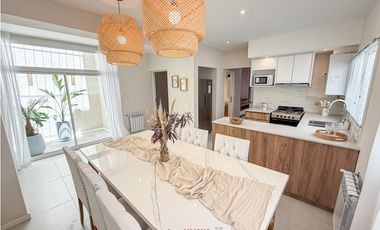 CASA 5 AMBIENTES. PASEO ALDREY.