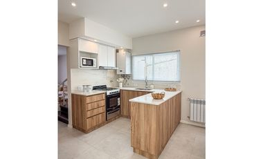 CASA 5 AMBIENTES. PASEO ALDREY.