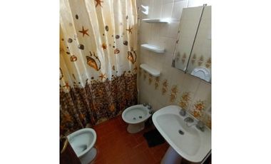 ALQUILER POR TEMPORADA/ 2 AMBIENTES/ A LA CALLE/ BALCON