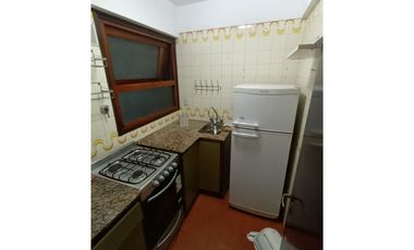 ALQUILER POR TEMPORADA/ 2 AMBIENTES/ A LA CALLE/ BALCON