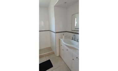 CASA MINIMALISTA 4 AMB ACANTILADOS FRENTE AL GOLF