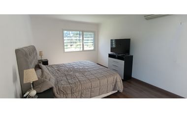 CASA MINIMALISTA 4 AMB ACANTILADOS FRENTE AL GOLF