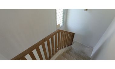 CASA MINIMALISTA 4 AMB ACANTILADOS FRENTE AL GOLF