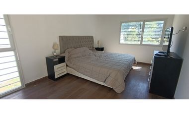 CASA MINIMALISTA 4 AMB ACANTILADOS FRENTE AL GOLF