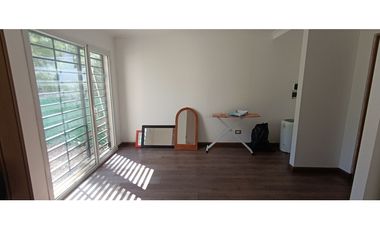 CASA MINIMALISTA 4 AMB ACANTILADOS FRENTE AL GOLF