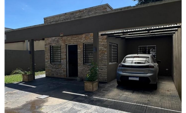 Casa quinta barrio La Dolly
