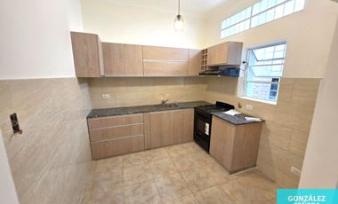 Casa en alquiler c/ cochera en Centro