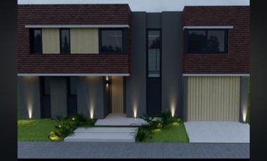 Casa en venta c/ cochera en Barrio Santa Mónica