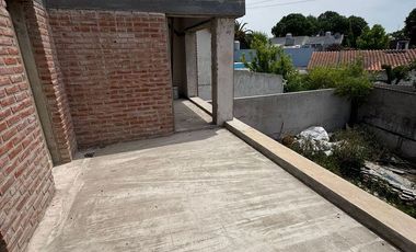 Casa en venta c/ cochera en Barrio Santa Mónica