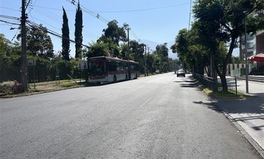 Local Comercial en Arriendo en Principe de Gales con Americo Vespucio