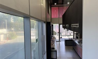 Local Comercial en Arriendo en Principe de Gales con Americo Vespucio