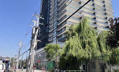 Local Comercial en Arriendo en Principe de Gales con Americo Vespucio