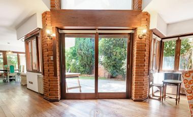 Casa 6 ambientes en Los Troncos