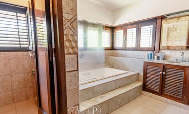 Casa 6 ambientes en Los Troncos