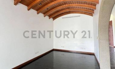 CASA EN ALQUILER — PRIMEROS KM DE SAMBORONDÓN