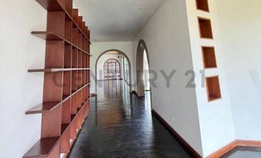 CASA EN ALQUILER — PRIMEROS KM DE SAMBORONDÓN