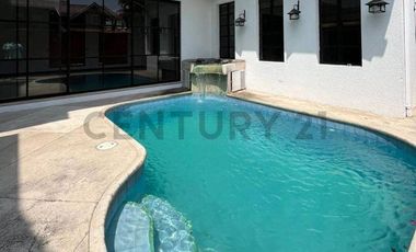 CASA EN ALQUILER — PRIMEROS KM DE SAMBORONDÓN
