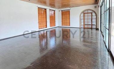 CASA EN ALQUILER — PRIMEROS KM DE SAMBORONDÓN