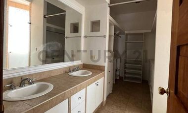 CASA EN ALQUILER — PRIMEROS KM DE SAMBORONDÓN