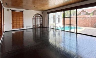 CASA EN ALQUILER — PRIMEROS KM DE SAMBORONDÓN