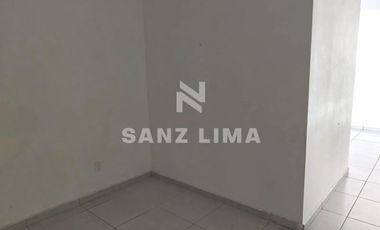 Town Plaza (zona Galerías Celaya): Amplio local comercial con estacionamiento