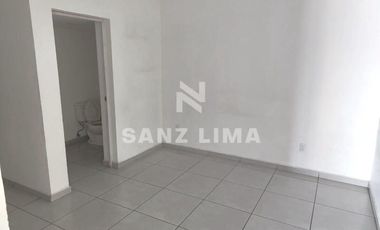 TOWN PLAZA (ZONA PLAZA GALERIAS) EXCELENTE LOCAL COMERCIAL CON ESTACIONAMIENTO