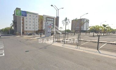 TOWN PLAZA (ZONA PLAZA GALERIAS) EXCELENTE LOCAL COMERCIAL CON ESTACIONAMIENTO