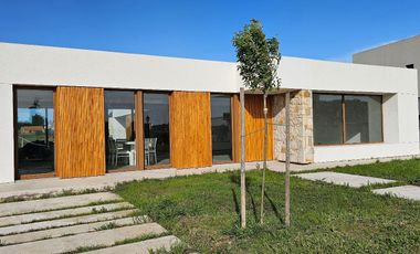 ALQUILER | CASA A ESTRENAR | ARENAS CHICO